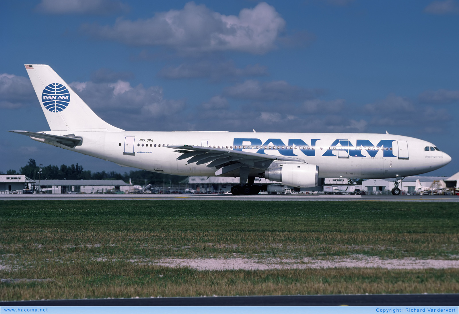 Photo of N203PA - Pan Am Clipper New York - Miami International Airport - Nov 1988