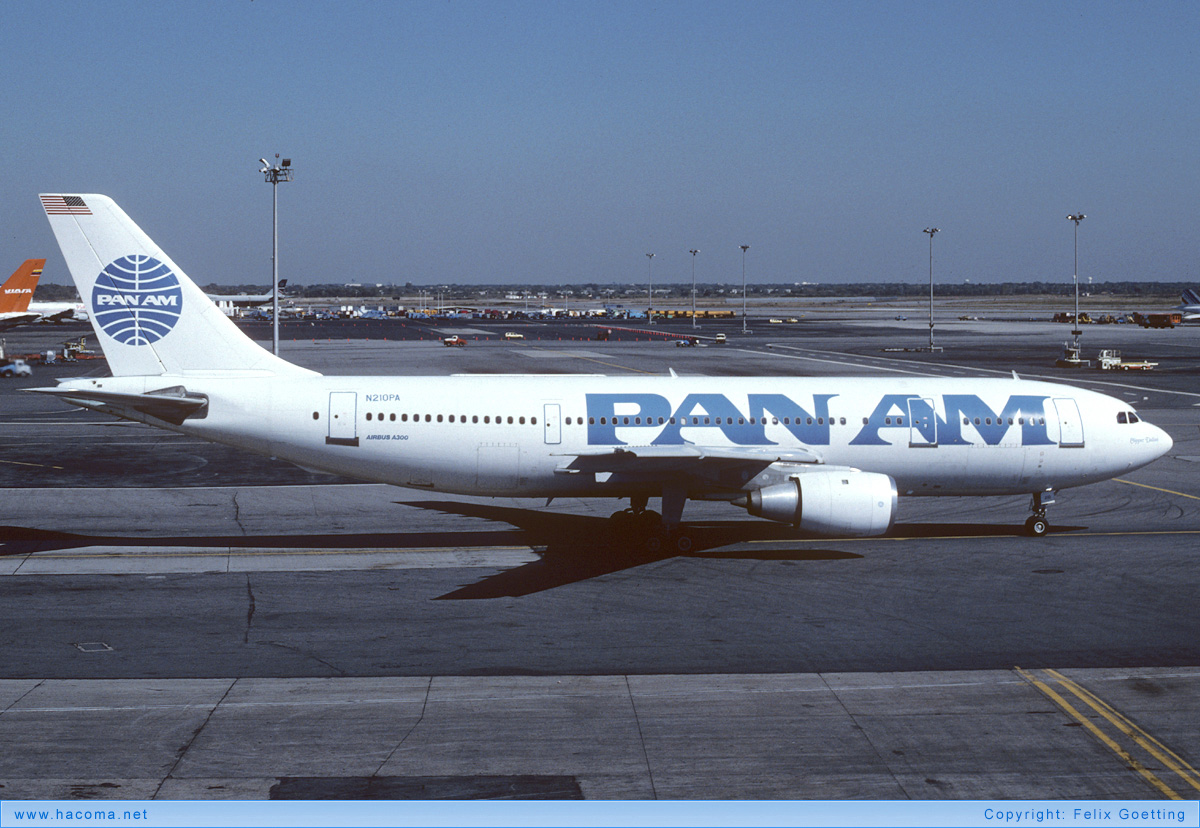 Photo of N210PA - Pan Am Clipper Dallas - John F. Kennedy International Airport - May 10, 1989