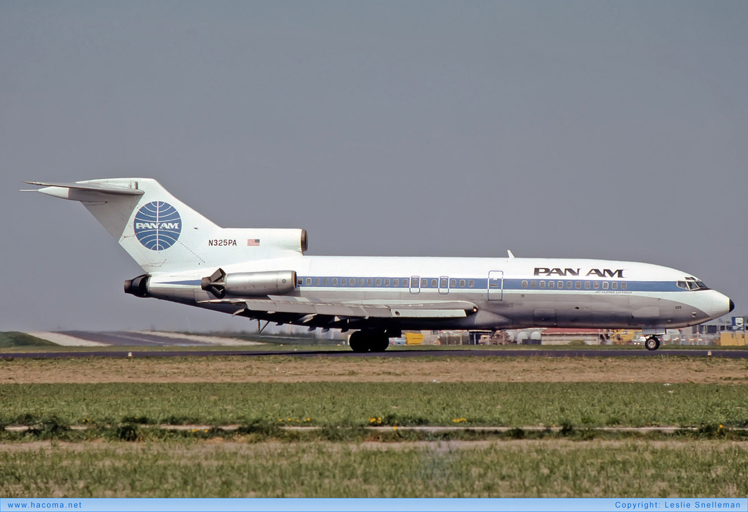 Foto von N325PA - Pan Am Clipper Duesseldorf / Dawn / Inca / Stuttgart / Syren / Dufte Biene / Luftikus - Flughafen Schiphol - 30.04.1976