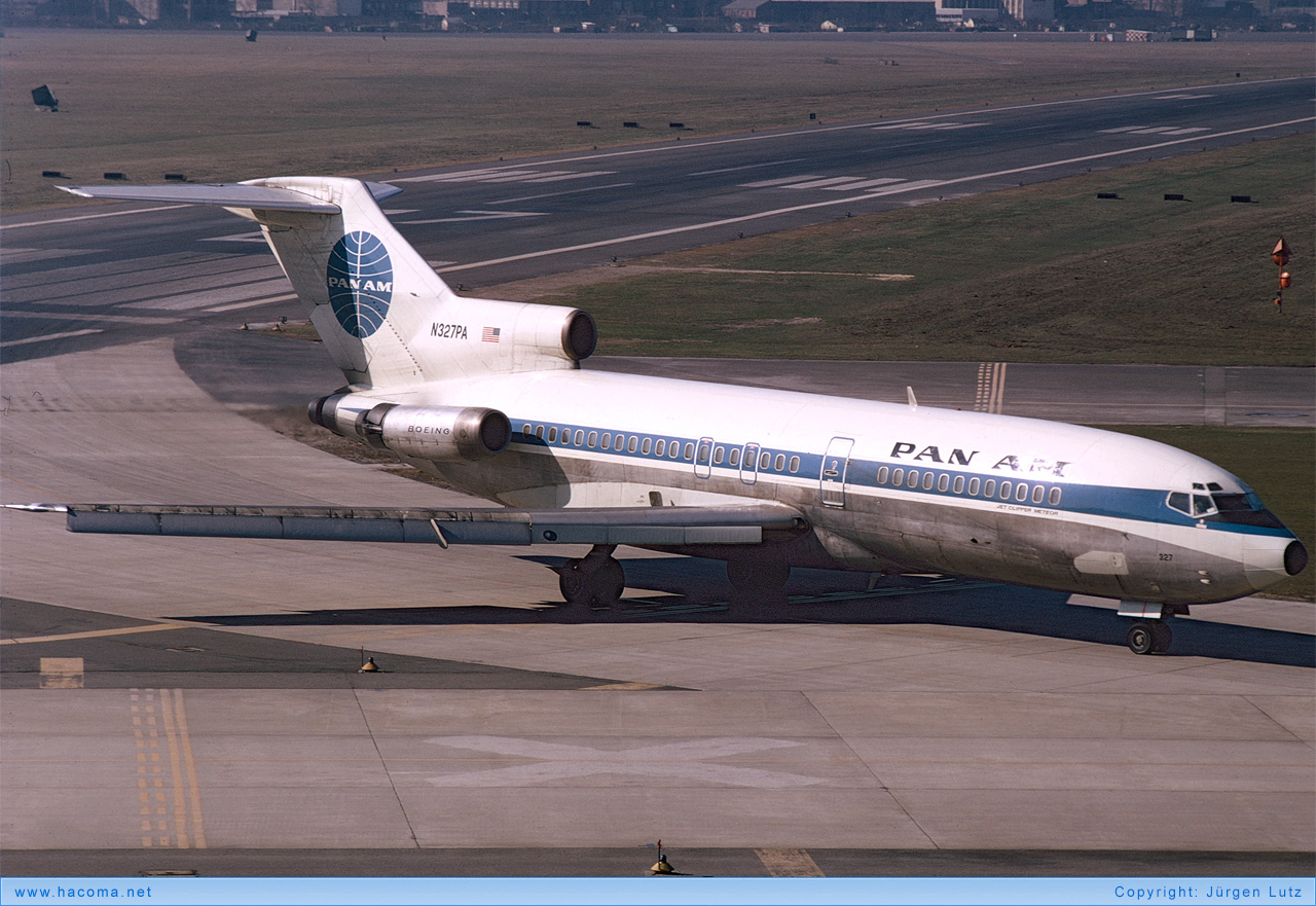 Foto von N327PA - Pan Am Clipper Hannover / Inca / Duesseldorf / Pocahontas / Meteor / Berlin Express - Flughafen Tempelhof - 1972