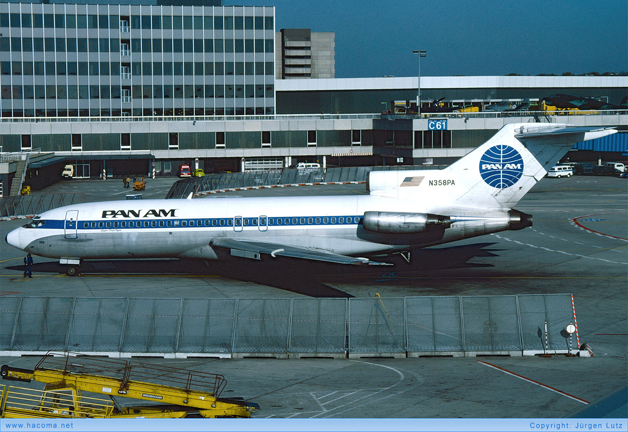 Foto von N358PA - Pan Am Clipper David Crockett / Berlin / Wucht­brumme / Flotte Motte - Flughafen Frankfurt am Main - 1977