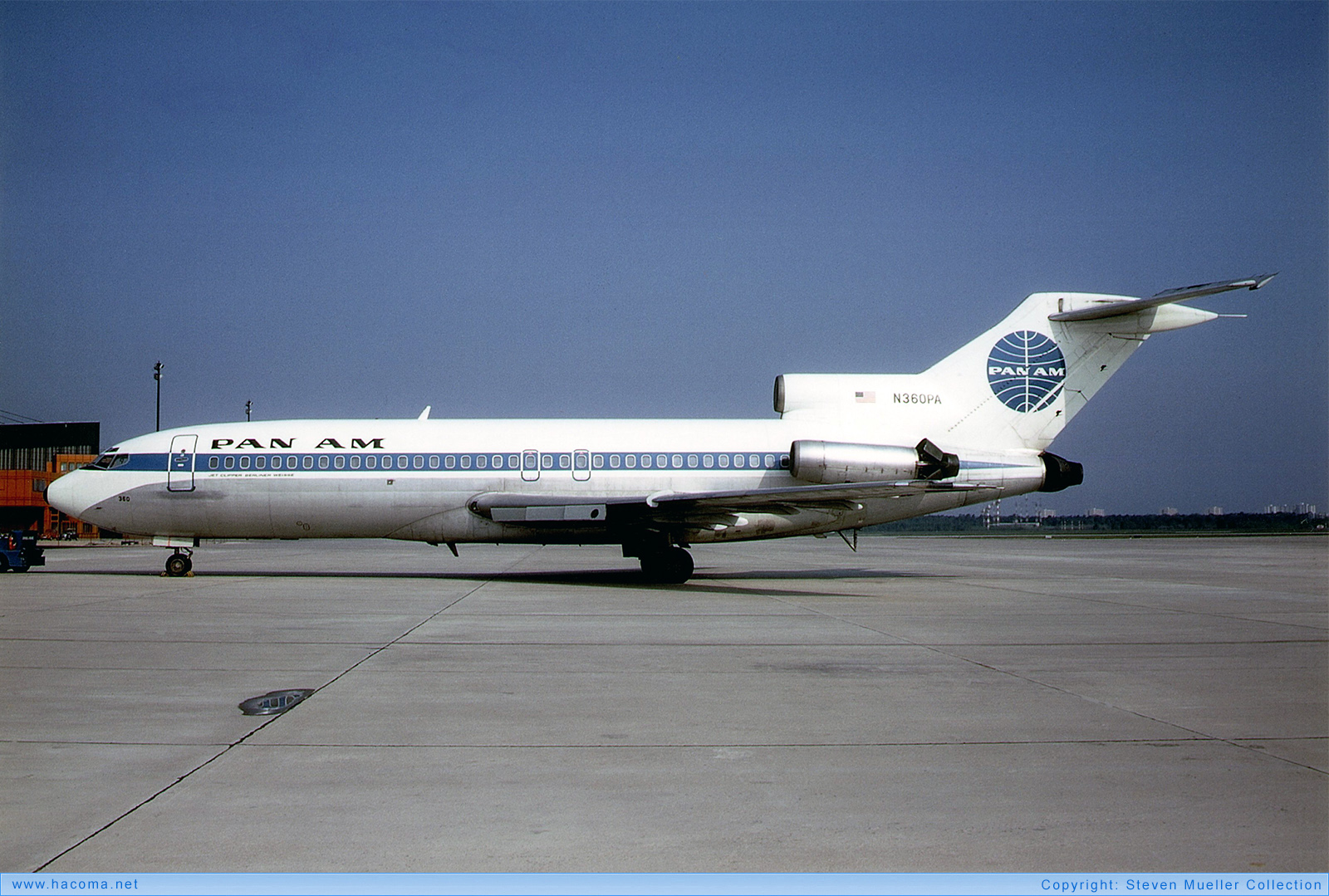 Foto von N360PA - Pan Am Clipper Golden Rule / Berliner Baer / Berliner Weisse - Flughafen Berlin-Tegel - 1981