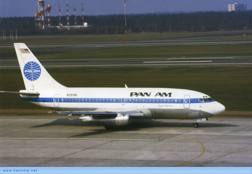 Foto von N381PA - Pan Am Clipper Wedding - Flughafen Berlin-Tegel - 1985
