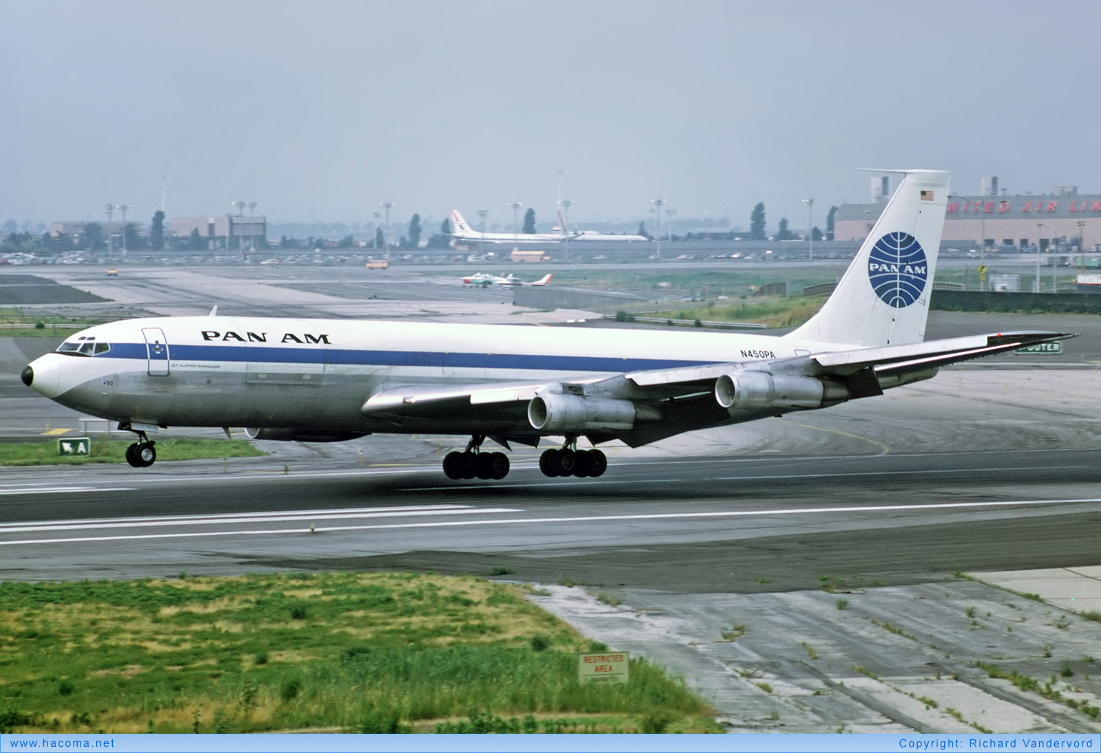 Foto von N450PA - Pan Am Clipper Borinquen - John F. Kennedy International Airport - 08.1973