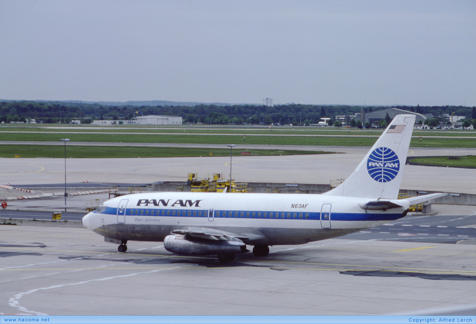 Foto von N63AF - Pan Am Clipper Schoeneberg / Poland / Hornet - 05.1983