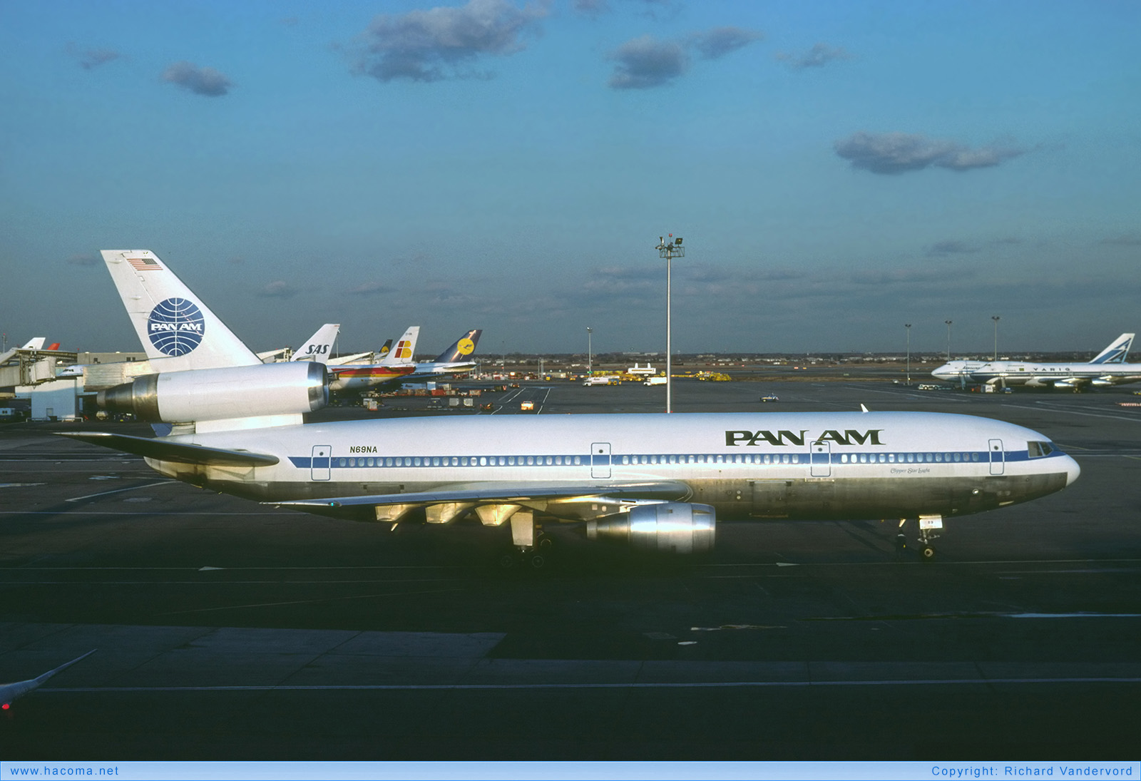 Photo of N69NA - Pan Am Clipper Star Light - John F. Kennedy International Airport - Nov 1982