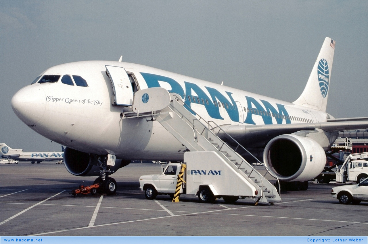 Foto von N821PA - Pan Am Clipper Queen of the Skies - Flughafen Berlin-Tegel - 20.10.1989