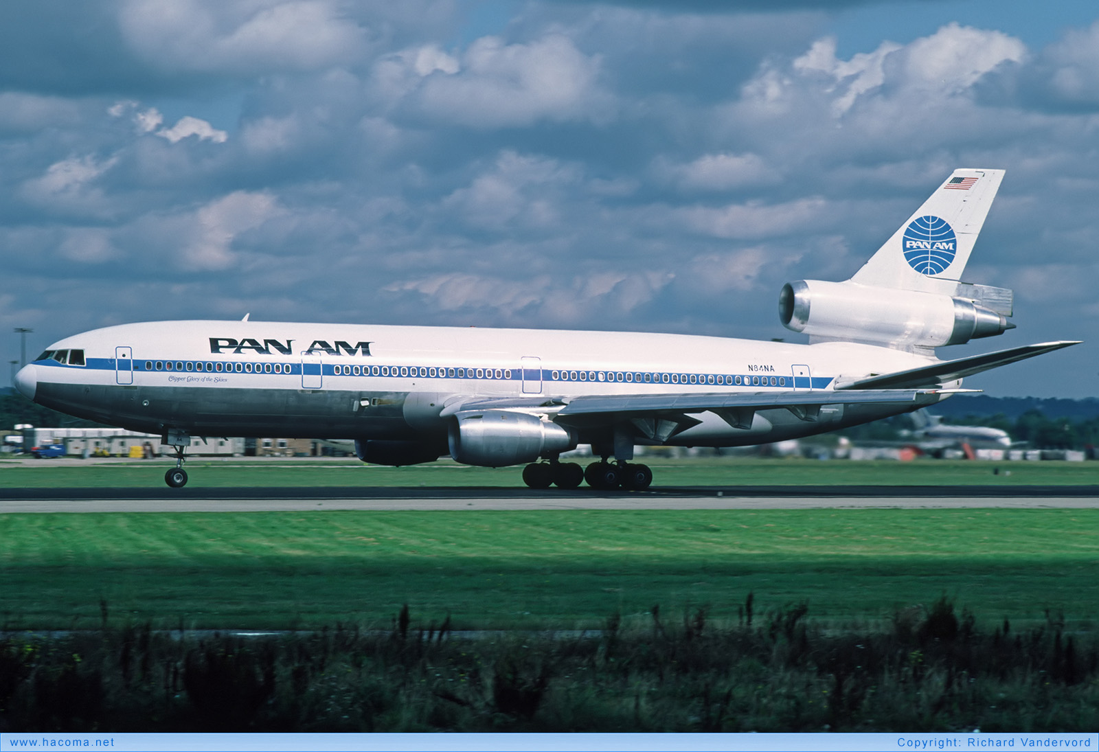 Foto von N84NA - Pan Am Clipper Glory of the Skies - Gatwick Airport - 09.1982
