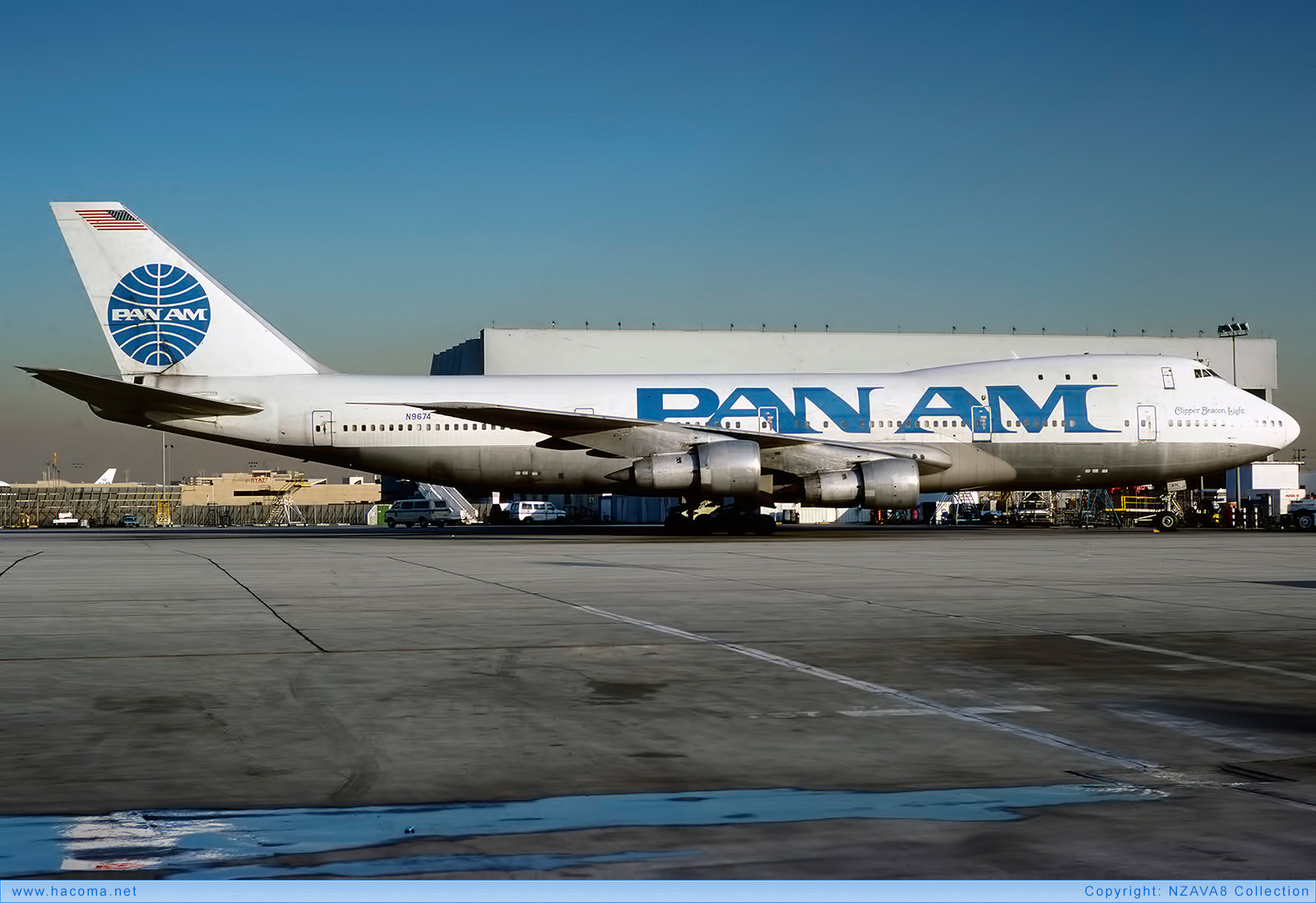 Foto von N9674 - Pan Am Clipper Beacon Light - Los Angeles International Airport - 10.1991